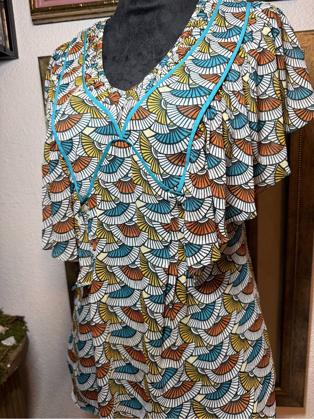 Nicole Miller Art Deco Fan Print Flutter Sleeve Blouse •Size M•Teal Tie Back